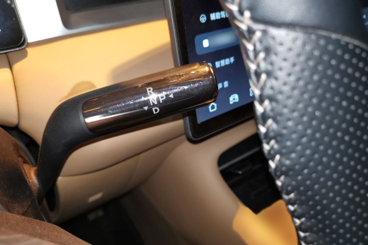 蓝电E5 PLUS 2025款 165km 长续航旅行定制版 7座局部细节18