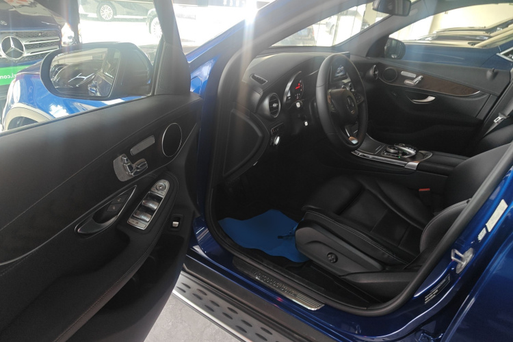 奔驰GLC 2016款 GLC 300 4MATIC 动感型中控内饰20