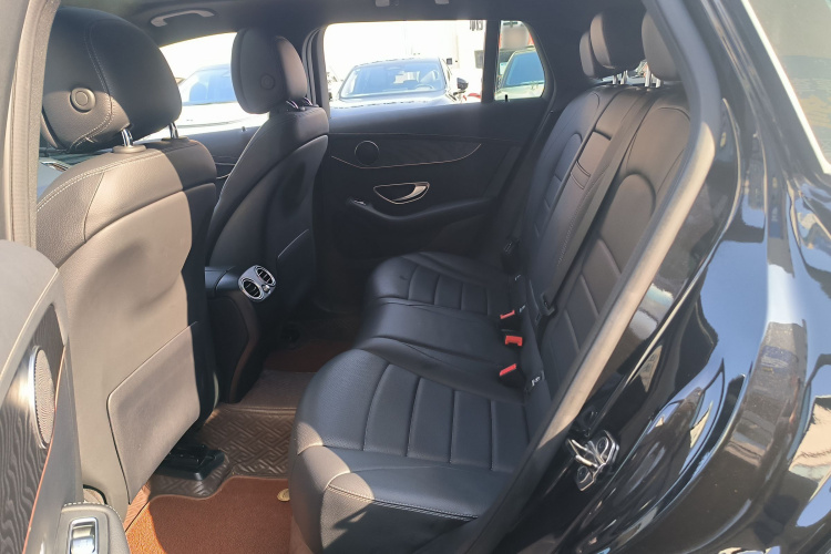 奔驰EQC 2022款 改款 EQC 400 4MATIC中控内饰21