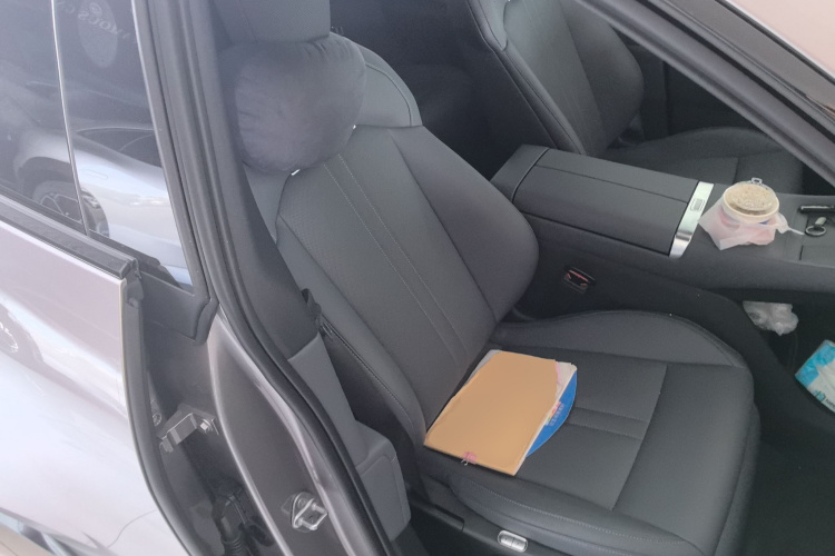 小米汽车 小米YU7 2025款 超长续航后驱版局部细节41