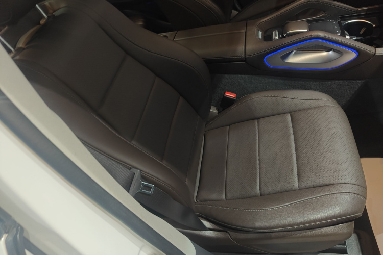 奔驰GLE 2020款 改款 GLE 350 4MATIC 时尚型局部细节41