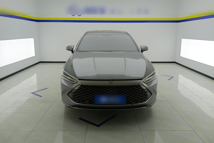 比亚迪 秦PLUS 2024款 荣耀版 DM-i 55KM领先型车身外观2