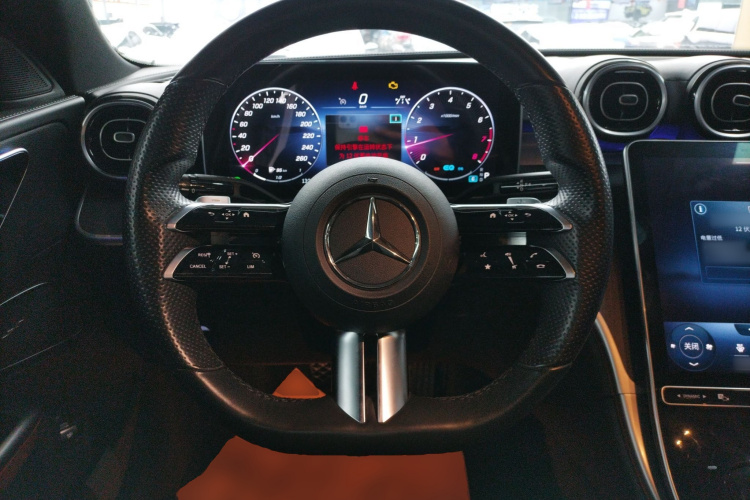 奔驰C级 2022款 改款 C 200 L 运动版局部细节13