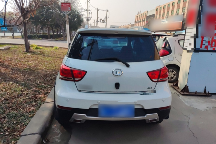 长城M4 2014款 1.5L 手动豪华型车身外观6