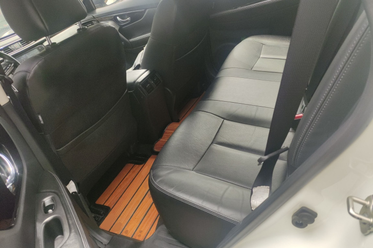 日产 奇骏 2019款 2.0L CVT智联舒适版 2WD中控内饰21