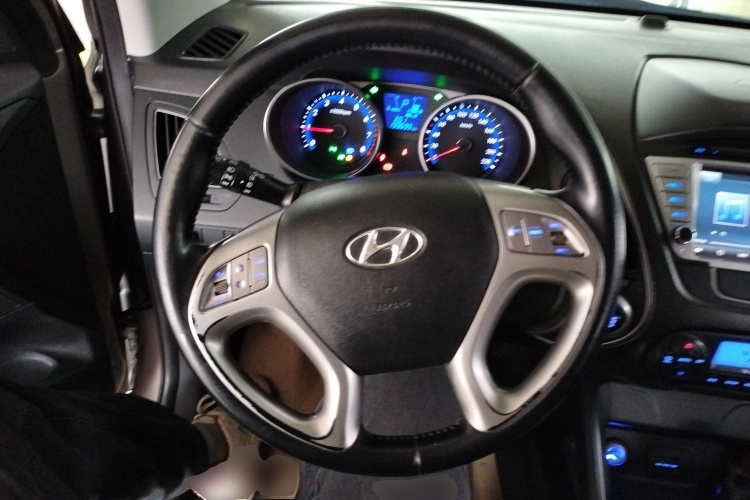 北京现代ix35 2013款 2.0L 自动两驱智能型GLS 国IV局部细节13