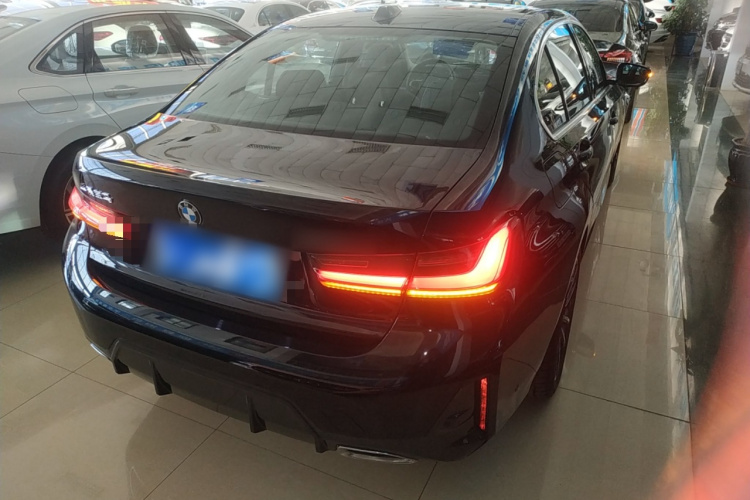 宝马3系 2023款 325Li M运动套装车身外观7