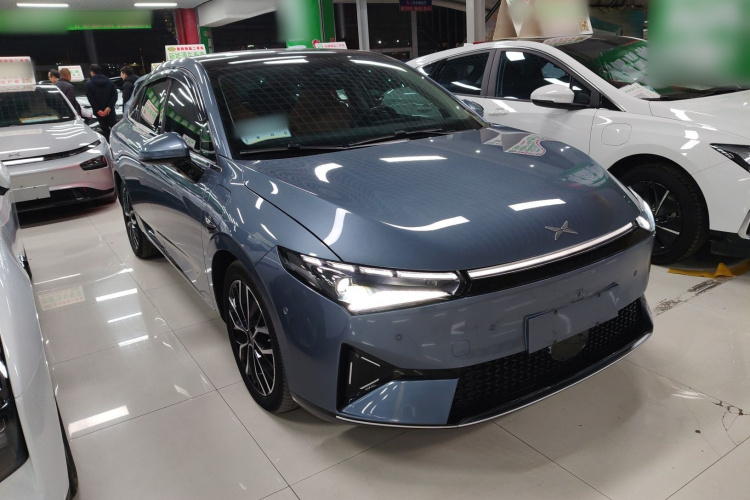 小鹏P5 2022款 460E+车身外观3