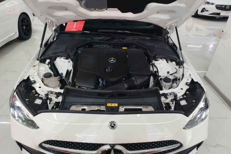 奔驰C级 2023款 C 260 L 运动版机舱底盘24