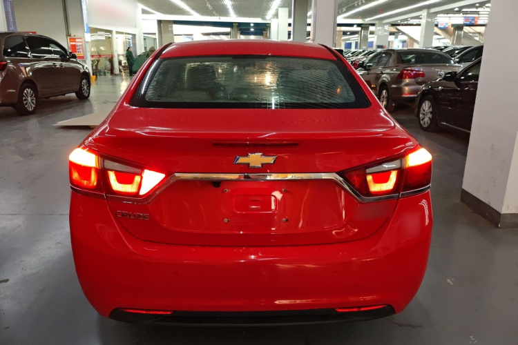 雪佛兰 科鲁兹 2015款 1.5L 自动豪华版车身外观6