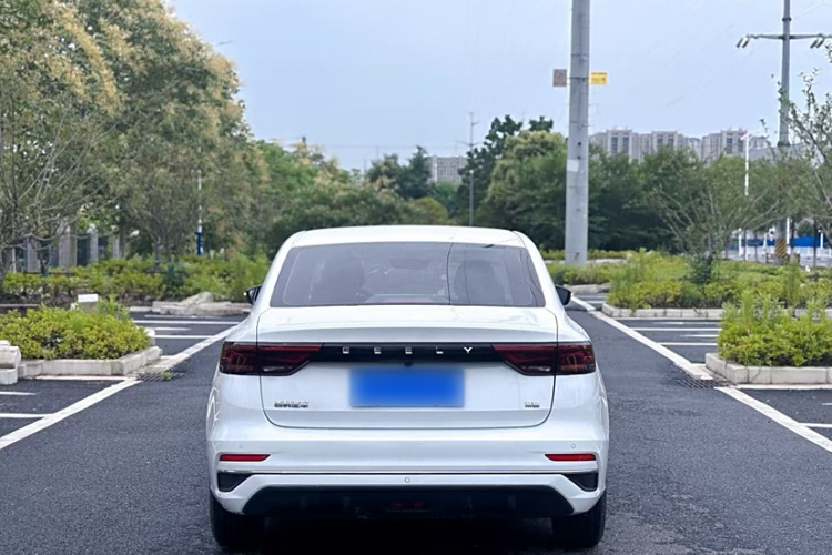 吉利汽车 帝豪 2022款 第4代 1.5L CVT精英型车身外观6004