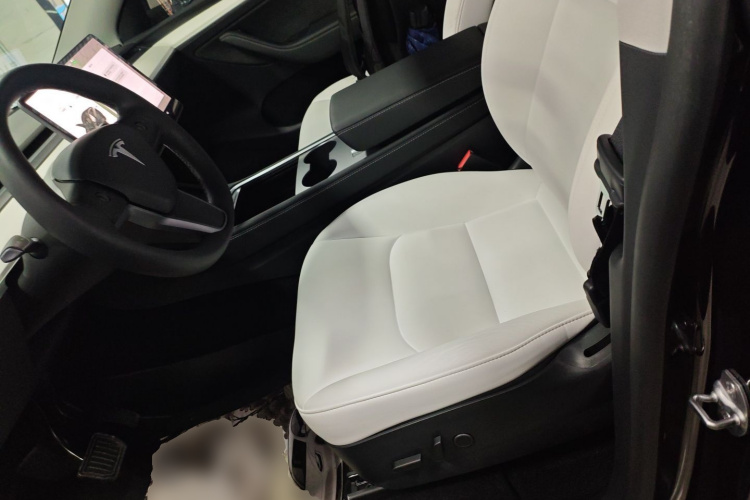 特斯拉 Model Y 2021款 长续航全轮驱动版局部细节19