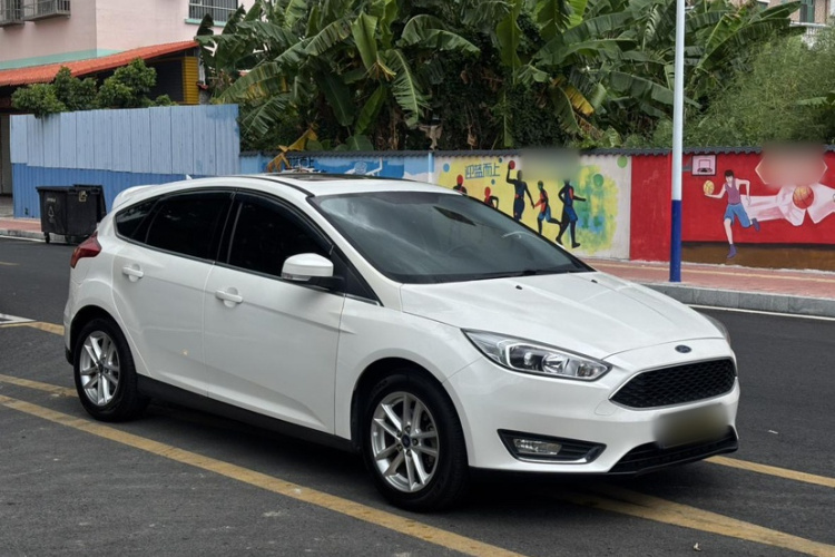 福特 福克斯 2015款 两厢 EcoBoost 180 自动精英型车身外观6007