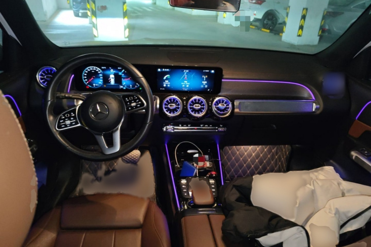 奔驰GLB 2020款 改款 GLB 200 时尚型中控内饰7002