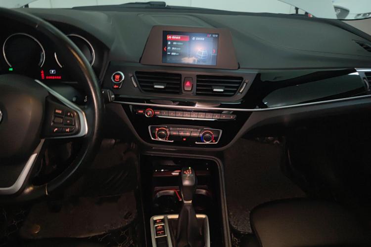 宝马1系 2018款 118i 运动型局部细节16