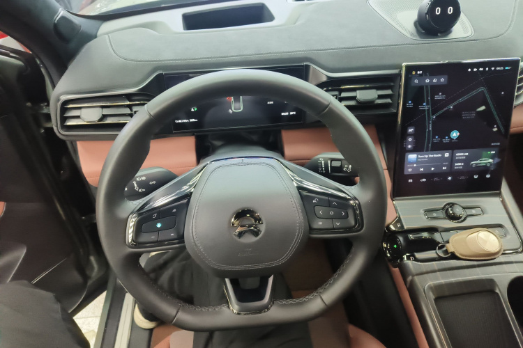 蔚来EC6 2020款 605KM 运动版中控内饰13