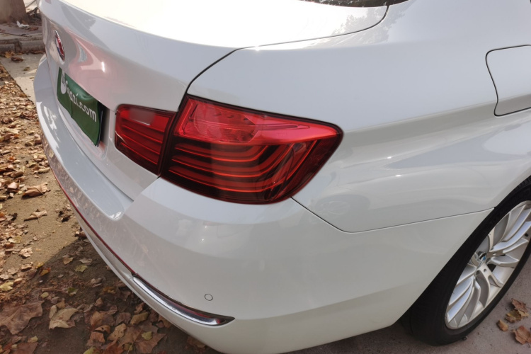 宝马5系 2017款 525Li 豪华设计套装车身外观9