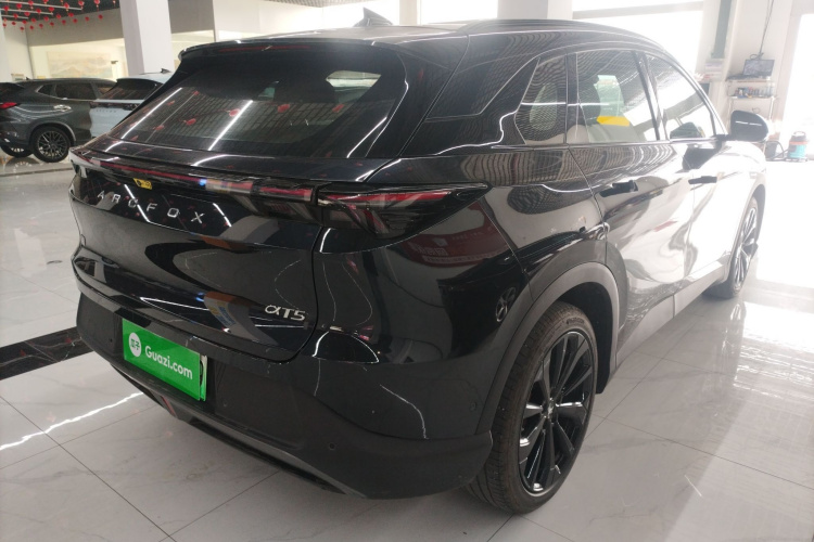 ARCFOX极狐 极狐 阿尔法T5(ARCFOX αT5) 2025款 630 神行版车身外观7