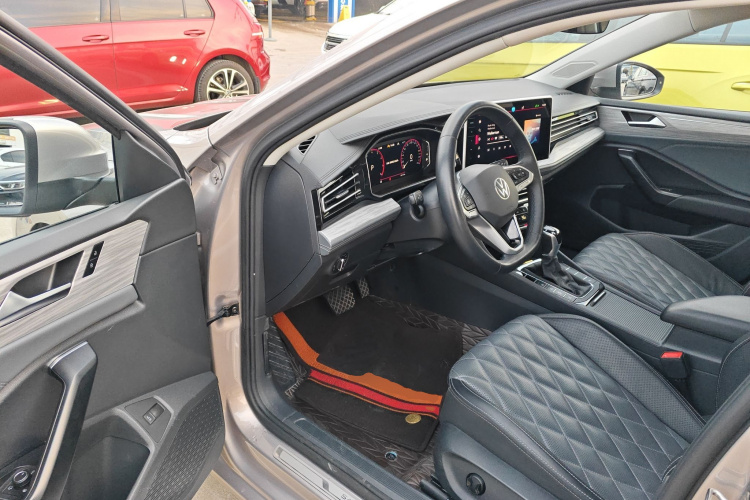 大众 速腾 2023款 300TSI DSG卓越版中控内饰7003