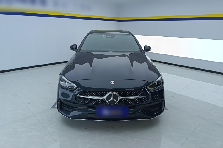 奔驰C级 2024款 改款 C 260 L 运动版车身外观2