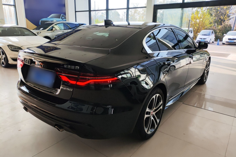 捷豹XEL 2024款 2.0T 250PS R-DYNAMIC S进取运动版车身外观6005
