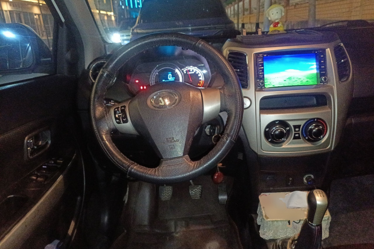 长城M4 2012款 1.5L 手动舒适型中控内饰13