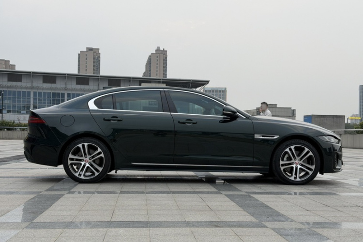 捷豹XEL 2022款 2.0T 250PS R-DYNAMIC S进取运动版车身外观6007