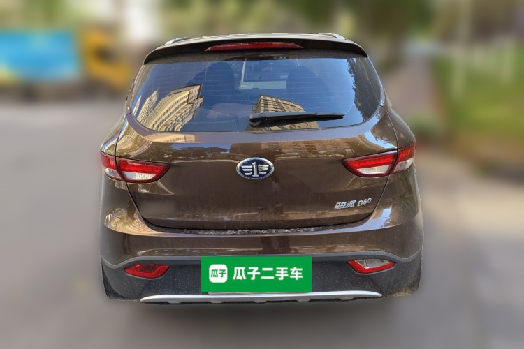 一汽 骏派D60 2015款 1.5L 手动标准型车身外观6