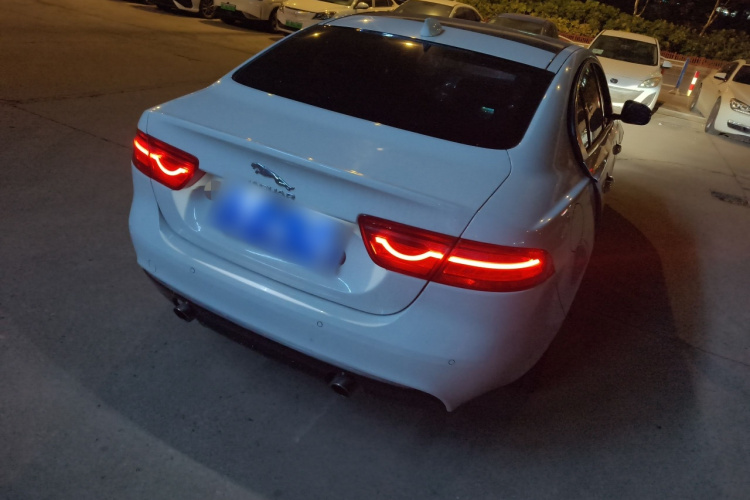 捷豹XEL 2018款 2.0T 250PS 尊享版车身外观7