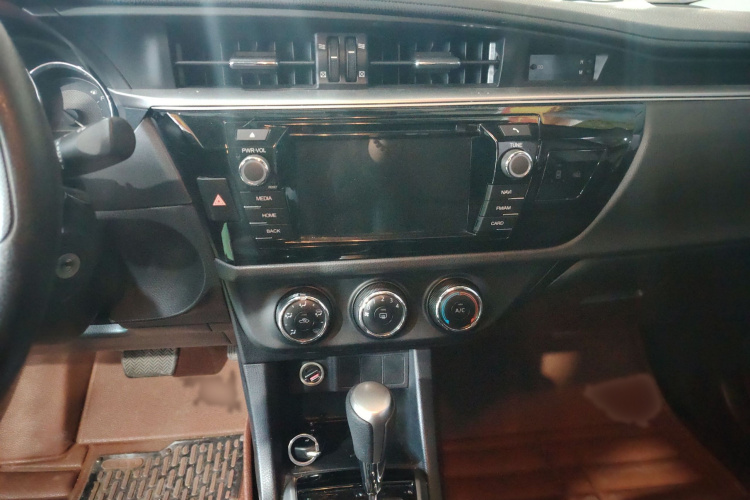 丰田 雷凌 2014款 1.6G CVT精英版中控内饰7005