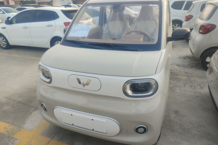 五菱汽车 宏光MINIEV 2024款 第三代 215km 青春版车身外观2