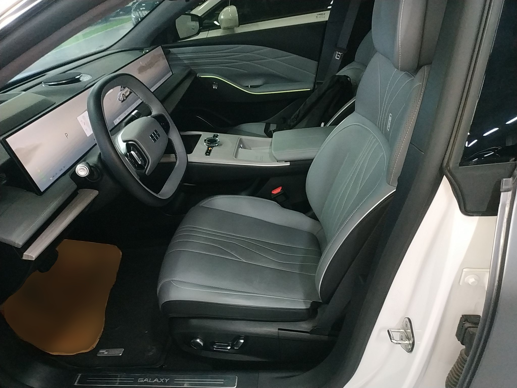 吉利银河 银河E8 2024款 665km 后驱星舰 远航版