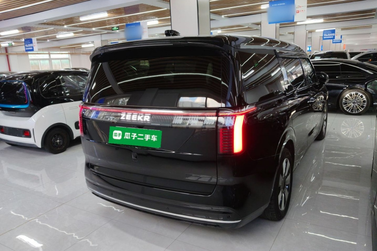 极氪009 2022款 ME版车身外观6005