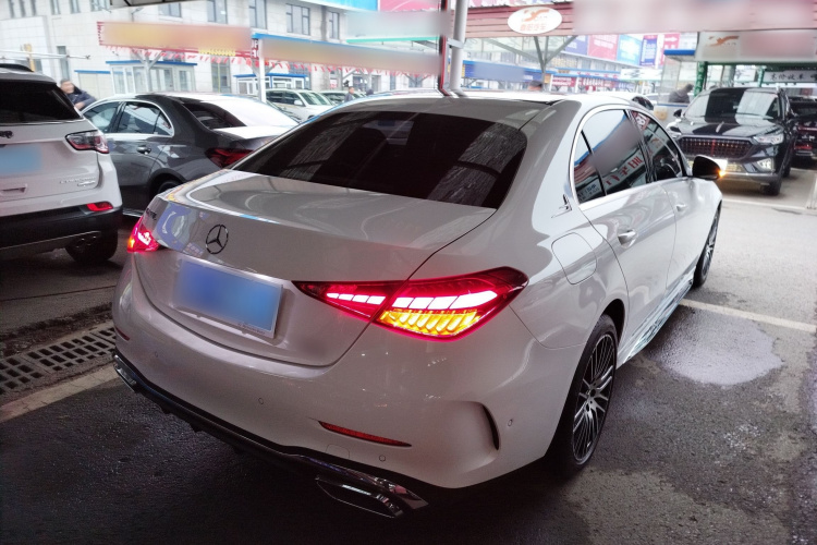 奔驰C级 2023款 改款 C 200 L 运动版车身外观7