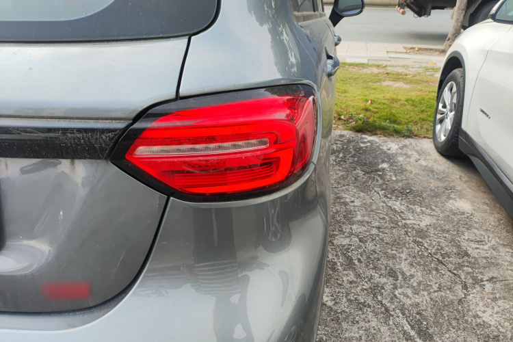 零跑汽车 零跑T03 2022款 炫晶版车身外观9