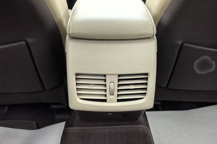 雷克萨斯ES 2015款 200 精英版中控内饰7012