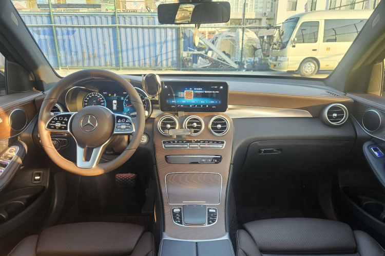奔驰GLC 2020款 GLC 260 L 4MATIC 豪华型中控内饰7006