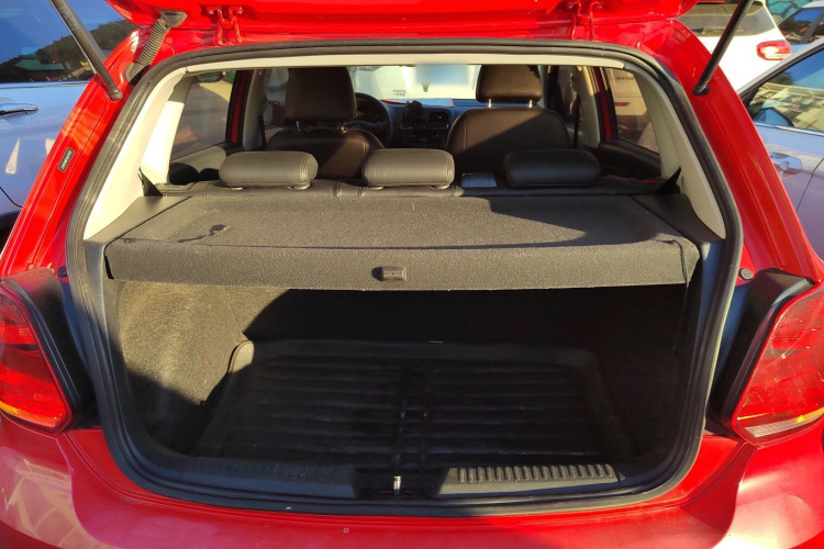 大众 Polo 2016款 1.4L 手动风尚型机舱底盘23