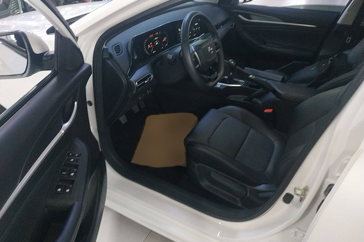 长安 逸动 2022款 PLUS 1.6L GDI 手动豪华型中控内饰7003