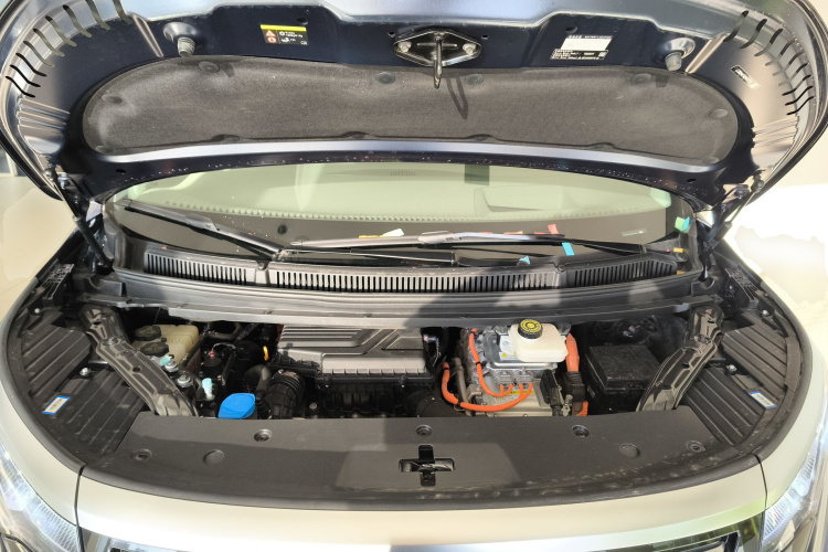 腾势D9 2022款 DM-i 970 四驱旗舰型机舱底盘24