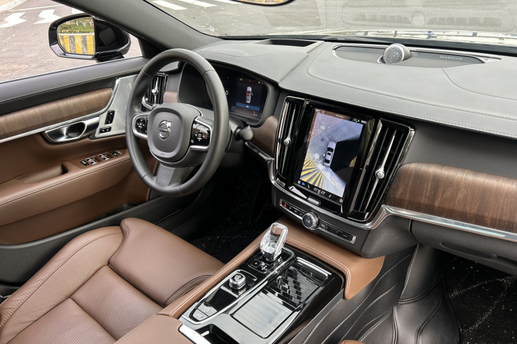 沃尔沃S90新能源 2024款 插电式混动 四驱长续航智雅豪华版中控内饰7006