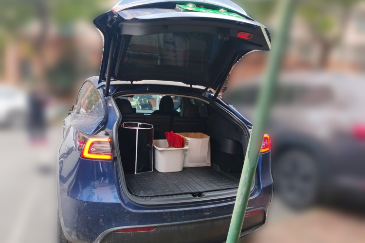 特斯拉 Model Y 2021款 标准续航后驱版中控内饰23