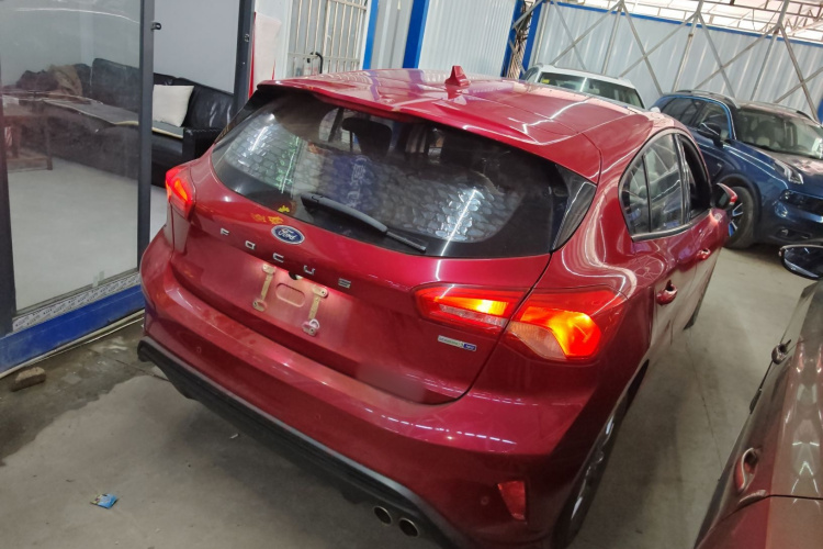 福特 福克斯 2020款 两厢 EcoBoost 180 自动锋潮型车身外观6005