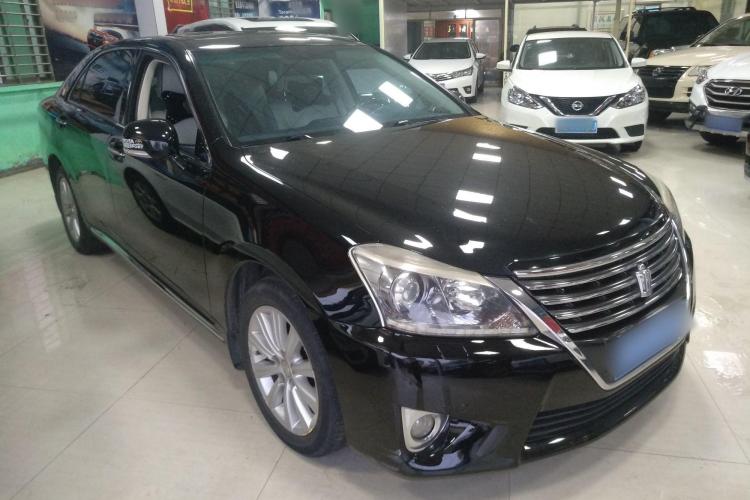 丰田 皇冠 2012款 2.5L Royal 真皮版车身外观3