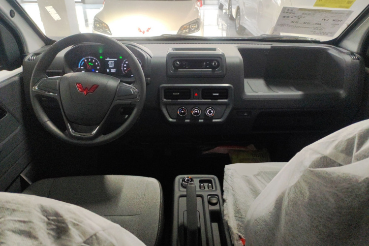 五菱汽车 五菱扬光 2025款 400km 客车版舒适型中控内饰12