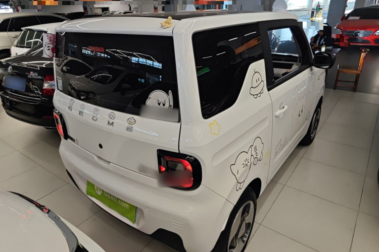 吉利银河 2023款 熊猫mini 200km 灵动熊车身外观7