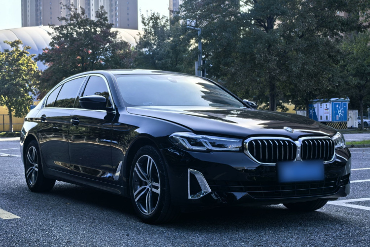 宝马5系 2021款 改款 530Li 领先型 豪华套装车身外观6012