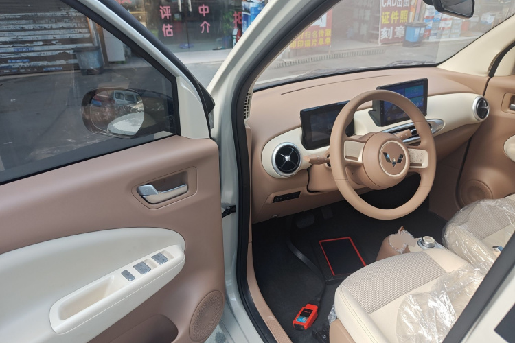 五菱汽车 宏光MINIEV 2025款 四门版 进阶款中控内饰7003