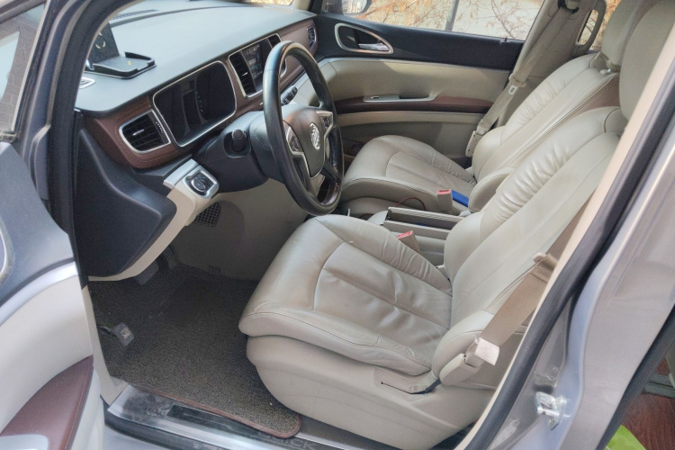 别克GL8 2017款 25S 豪华型 国V中控内饰7003