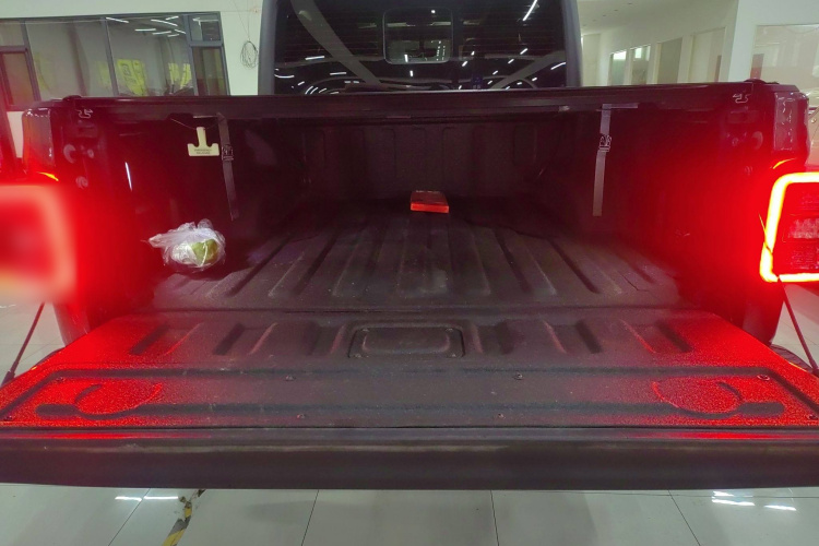 Jeep 角斗士 2022款 3.6L 先行版局部细节23